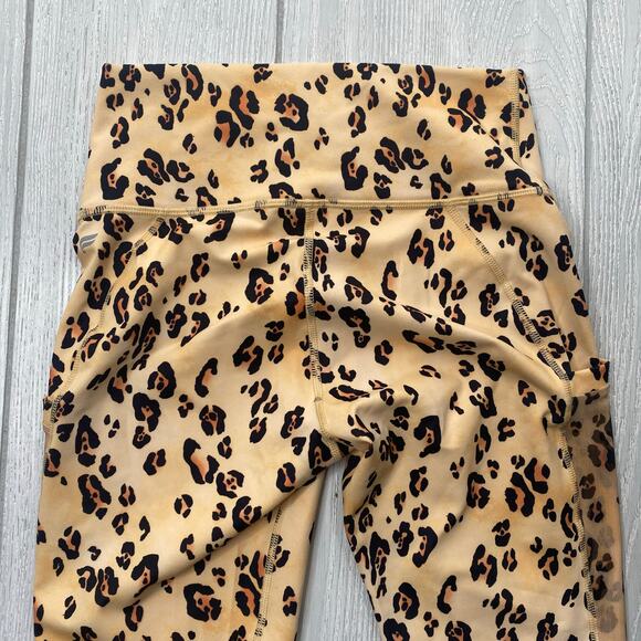 Fabletics Powerhold Women's Leopard On The Go Leggings Size Small NEW - Picture 13 of 13
